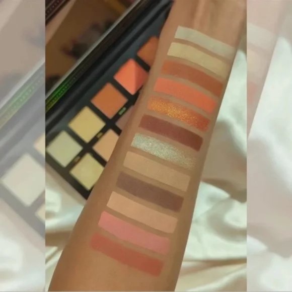 NEW Ace Beauté Serenity Eyeshadow Palette - Picture 4 of 4